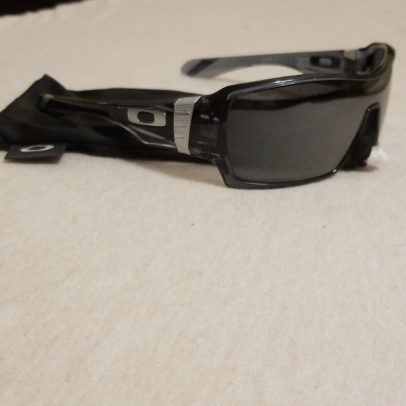 Mens Oakley Polarized OFFSHOOT Sunglasses
